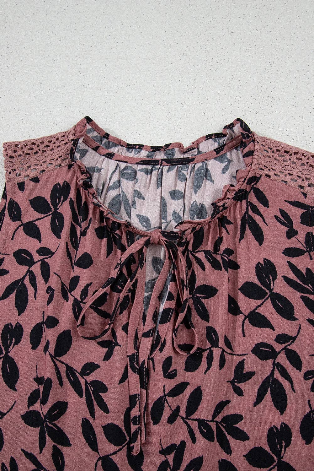 Brown Leaf Print Lace-up V Neck Crinckled Tank Top